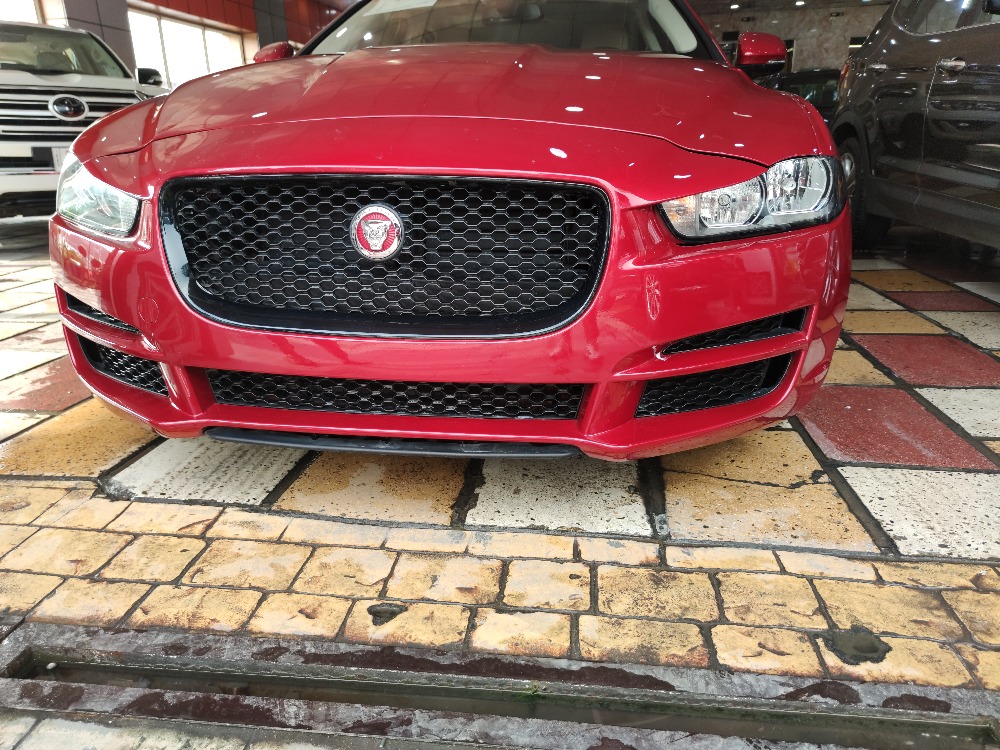 جاكوار XE